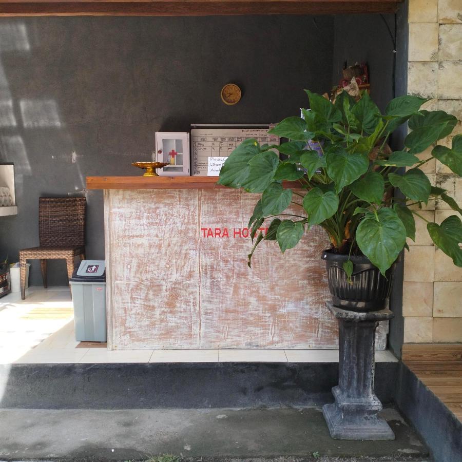 Tara Hostel Batununggul Buitenkant foto